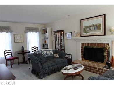 Den/Family/Great Room - Spacious Family Room w/Bri
