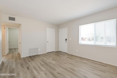 002-photo-living-room-10899795