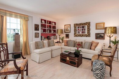 330 Cocoanut Row 5D - Den-Library