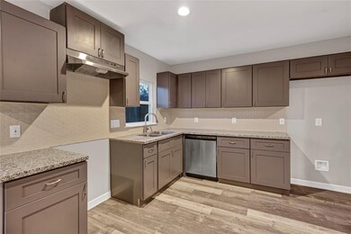 1894 Dolly Wright St unit B, Houston, TX 77088 - photo 4