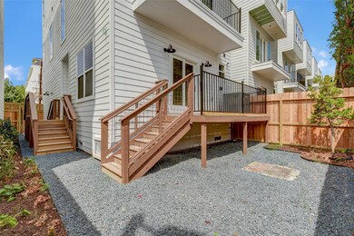 2516 Ohsfeldt St, Houston, TX 77008 - photo 4