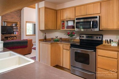 38 Yellow Pine Ln, Bend, OR 97707 - photo 6