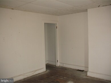 222 N King St, Gloucester City, NJ 08030 - photo 4
