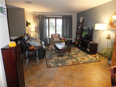 4527 Adams St, Whitehall, PA 18052 - photo 3