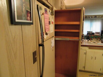 132 Santiam St, Gates, OR 97346 - photo 7