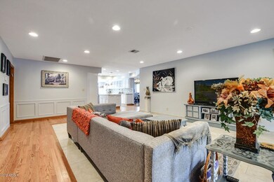 2217-East-Nicolet-Avenue-13