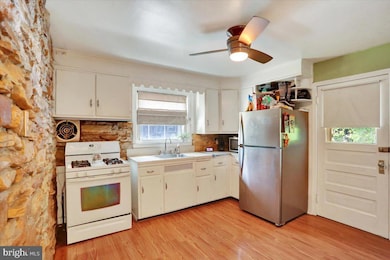 30 N Dwight St, Reading, PA 19609 - photo 6