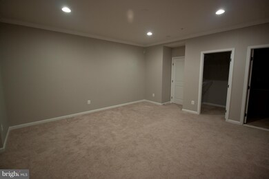 24658 Hutchinson Farm Dr, Sterling, VA 20166 - photo 6