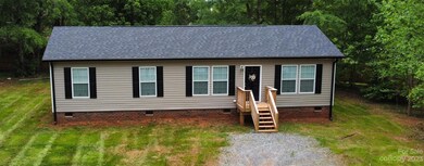 108 Dove Cir, Statesville, NC 28625 - photo 2