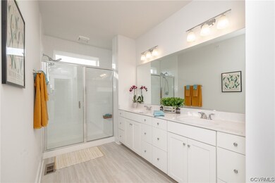  Double vanity means no more sharing the sink, cri