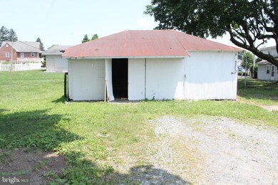 1811 E Chocolate Ave, Hershey, PA 17033 - photo 4