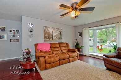 46 Austin Ave, Carpentersville, IL 60110 - photo 6