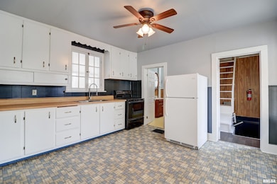 1913 Pershing Blvd, Clinton, IA 52732 - photo 5