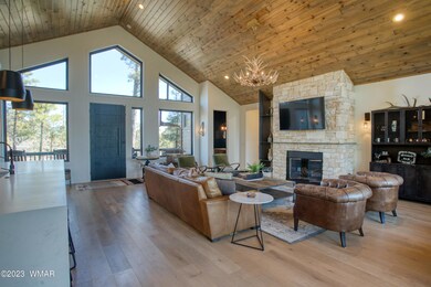 006_Living Room