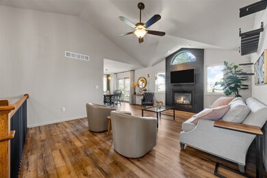 149 Country Club Ct, Anamosa, IA 52205 - photo 4