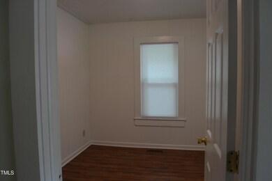 722 N 3rd Ave, Siler City, NC 27344 - photo 5