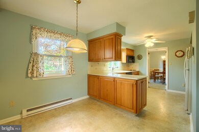 105 Waterford Cir, Wallingford, PA 19086 - photo 5