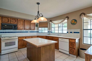 011_Kitchen