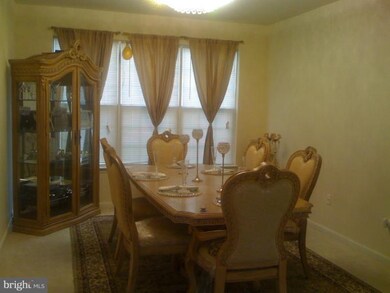 1730 Ann Scarlet Ct, Woodbridge, VA 22191 - photo 2