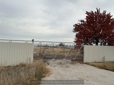 1025 E Airport Rd, Grand Island, NE 68801 - photo 4