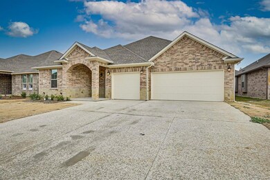 116 Colonial Dr, Joshua, TX 76058 - photo 2