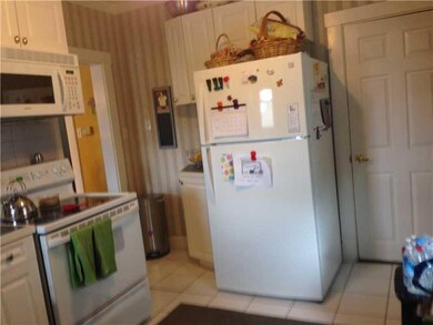Kitchen. Light and Bright!