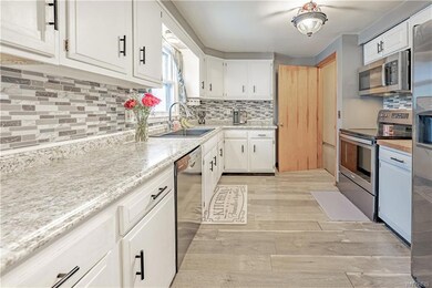 72 Dale Dr, North Tonawanda, NY 14120 - photo 4