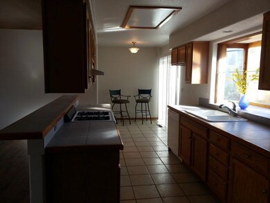 1363 Sunny Slope Dr, Grants Pass, OR 97527 - photo 4