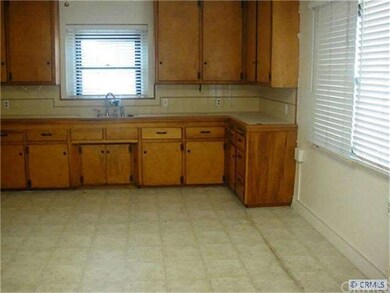 7102 Kermore Stanton CA huge eat-in kitchen