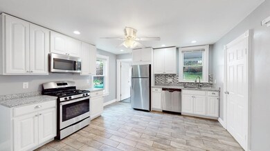 54 Pettee St, Newton Upper Falls, MA 02464 - photo 3