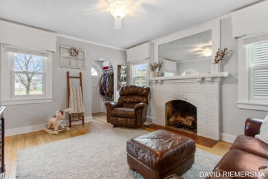 330 W 16th St, Holland-6