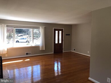 1112 Lyndale Dr, Alexandria, VA 22308 - photo 6