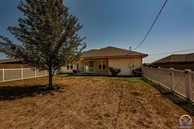 4139 SW Moundview Dr, Topeka, KS 66610 - photo 2