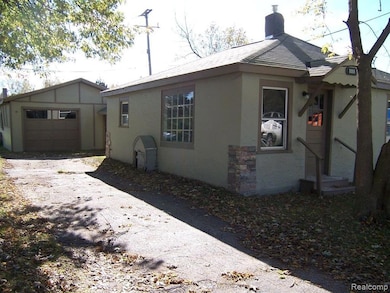 3255 Harrington Rd, Port Huron, MI 48060 - photo 3