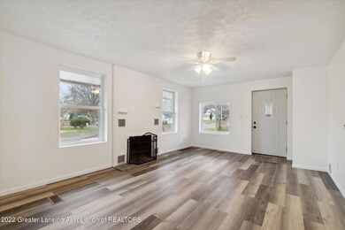 06-1033-Regent-St-Lansing-MI-48912-Windo