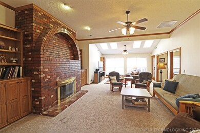 3016 Claremont Dr, Bartlesville, OK 74006 - photo 2