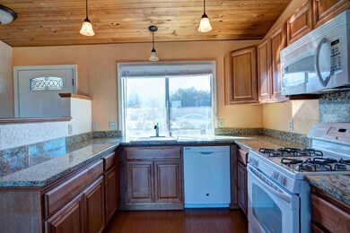 Kitchen pic 2