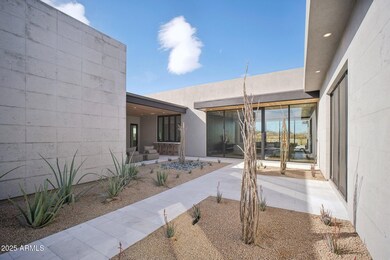 4-web-or-mls-E Harper Dr-004