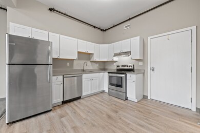 5 Pleasant St unit 503, Worcester, MA 01609 - photo 2