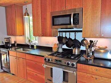 328 Oneil Dr, Richmond, VT 05477 - photo 4