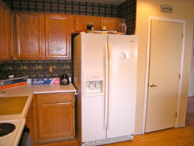 Yup! It has a pantry