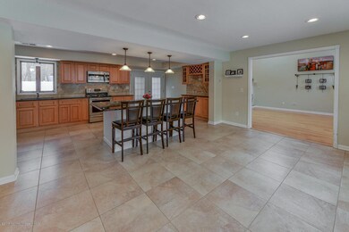 19 Minuteman Rd Hazlet NJ-large-007-27-L