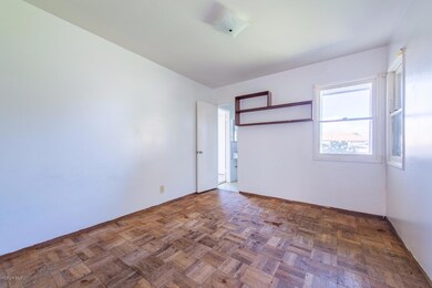 664MapleSt-7