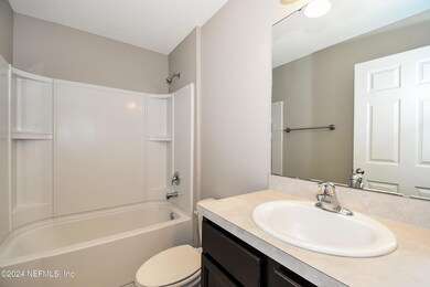 017-photo-bathroom-13507511