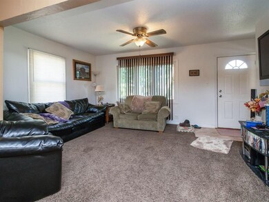 2641 Lyon St, Des Moines, IA 50317 - photo 3