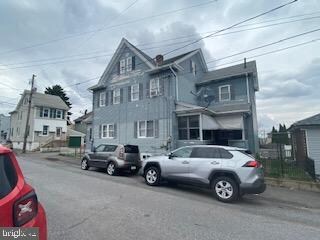 725 W 5th St, Hazleton, PA 18201 - photo 2