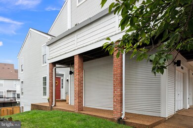 44246 Mossy Brook Square, Ashburn, VA 20147 - photo 4