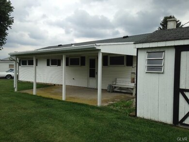 570 Miller Ln, Whitehall, PA 18052 - photo 5