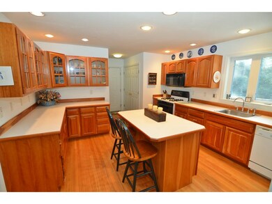 31 Queenswood Rd, New London, NH 03257 - photo 2