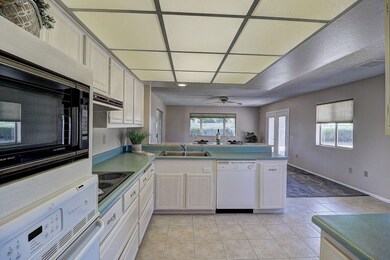 18042 N Highwood Ct, Sun City, AZ 85373 - photo 2